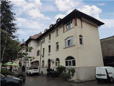 Vanzare apartament 2 camere Parcul Carol, in bloc mic, cu CT